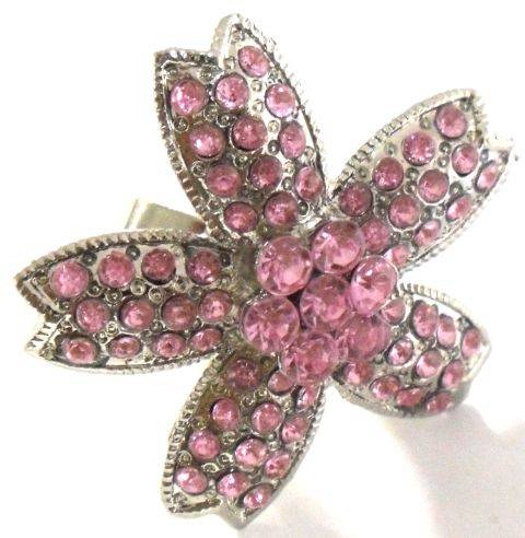 CRAZZZY R1 AUCTION - STUNNING COSTUME RING - ADJUSTABLE SIZE