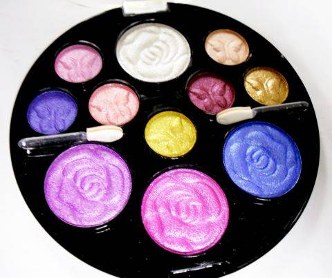 AUCTION TIME - 13PC EYE SHADOW KIT - 12cm X 12cm