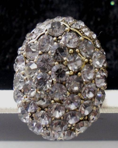 CRAZZZY R1 AUCTION - DIAMANTE RING - ADJUSTABLE SIZE