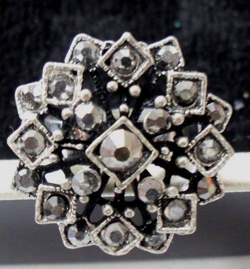 CRAZZZY R1 AUCTION - TIBETAN SILVER RHINESTONE RING - ADJUSTABLE SIZE