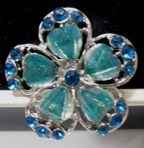 CRAZZZY R1 AUCTION - LARGE FLOWER RHINESTONE RING - ADJUSTABLE SIZE