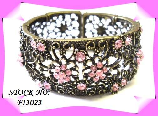 CRAZZZY R1 AUCTION - RHINESTONE ANTIQUE BRACELET