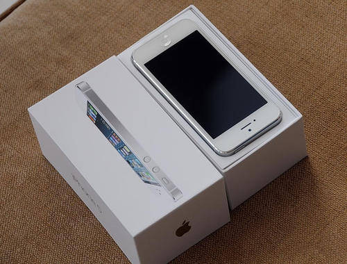 Apple iPhone 5 - 16G Brand new still in box