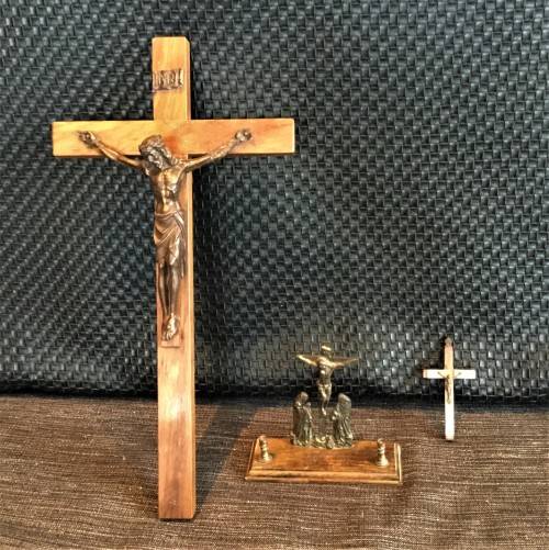 COLLECTION OF BEAUTIFUL CHRISTIAN ITEMS! *SOLID BRONZE QUILL REST* *ANTIQUE*