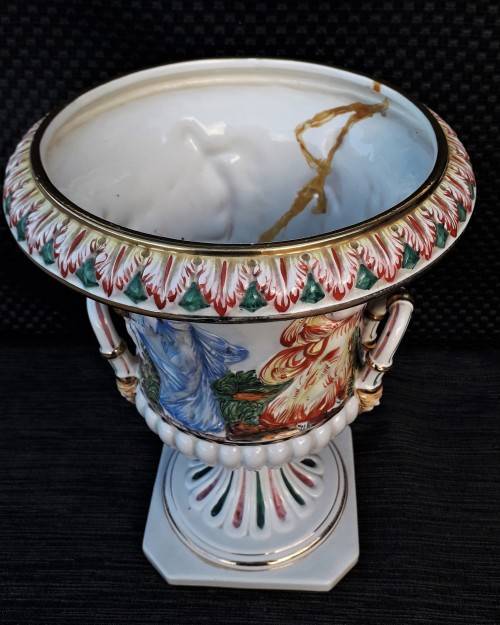 LARGE CAPODIMONTE CERAMICVASE