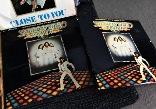 *VALUE R6000* LOT OF COLLECTABLE HIT VINYL RECORDS!