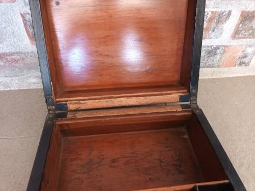 STUNNING LARGE WOODEN INLAY BOX! *300mm - 230mm - 140mm*