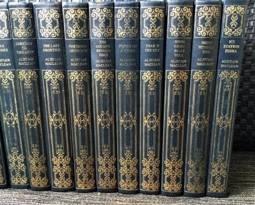 BEAUTIFUL 11 x BOOK COLLECTION OF THE WORKS OF ALISTAIR MACLEAN!
