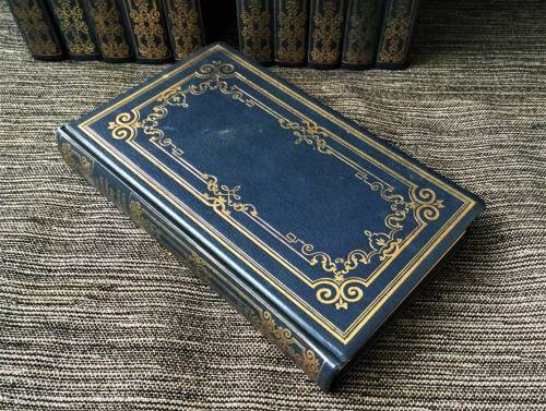 BEAUTIFUL 11 x BOOK COLLECTION OF THE WORKS OF ALISTAIR MACLEAN!