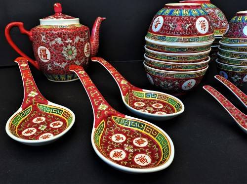 STUNNING HAND-PAINTED CHINESE CERAMIC SERVICE!