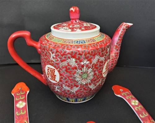 STUNNING HAND-PAINTED CHINESE CERAMIC SERVICE!