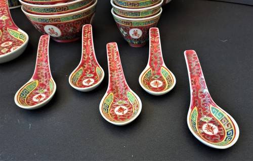 STUNNING HAND-PAINTED CHINESE CERAMIC SERVICE!