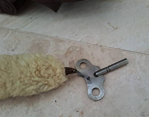 LARGE SOLID HARDWOOD GERMAN WALL CLOCK! *PENDULUM MOVEMENT*