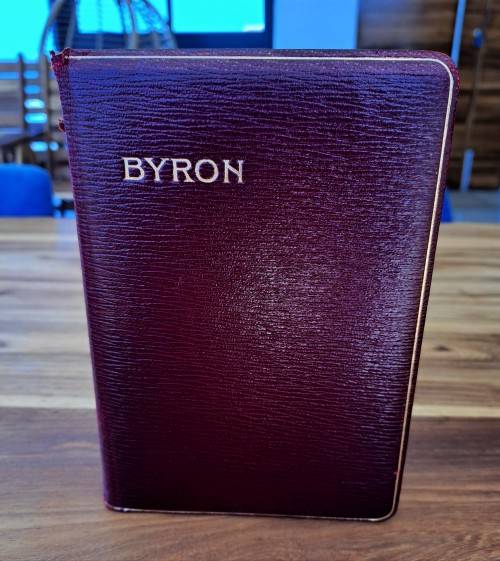 1907 HIGH-QUALITY LEATHER BOUND COPY OF THE POETICAL WORKS OF BYRON!