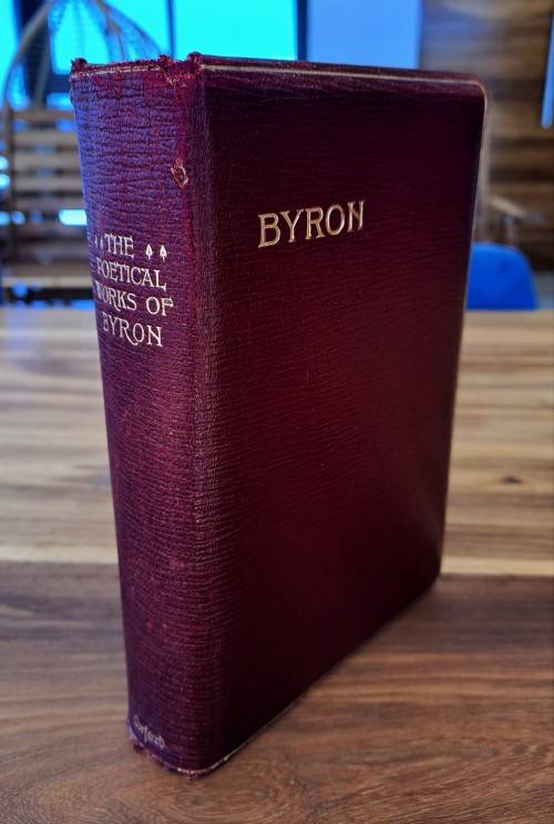 1907 HIGH-QUALITY LEATHER BOUND COPY OF THE POETICAL WORKS OF BYRON!