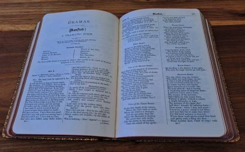 1907 HIGH-QUALITY LEATHER BOUND COPY OF THE POETICAL WORKS OF BYRON!