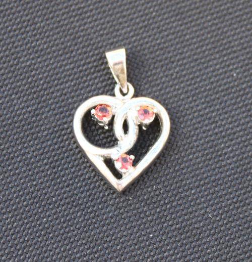 Beautiful three stone heart Garnet pendant