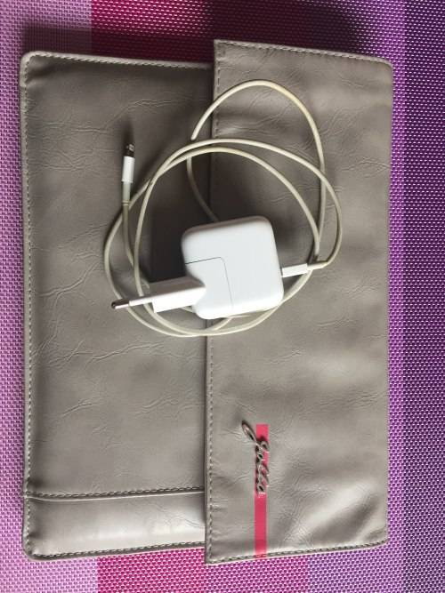 Apple iPad 4th Generation Black WIFI + Cellular 32GB (MD523HC/A)