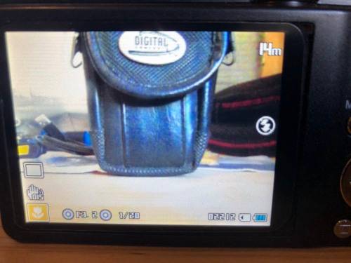 Samsung WB700 14mp 18x zoom digital camera