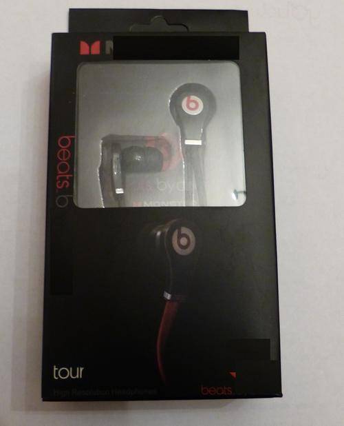 *****Beats by "EarPhones" !!!! Brand New !!!! 10 on Auction *****