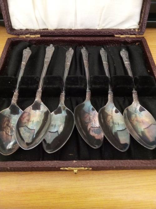 Lovely EPNS In Presentation Box-7 APOSTLES Spoons