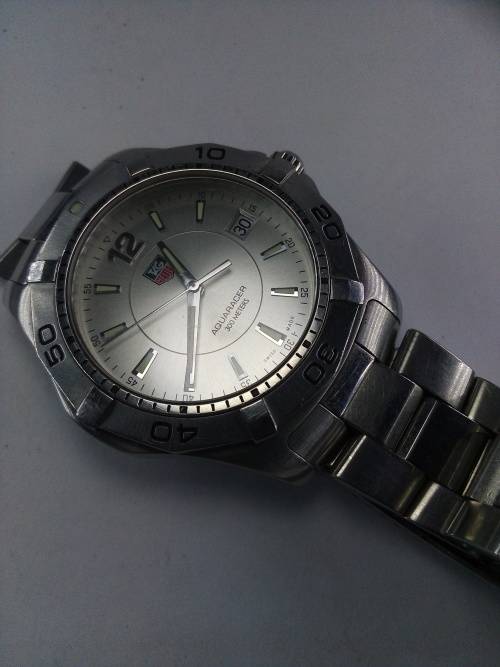 Awesome In Excellent Condition No Box-"TAG HUER AQUARACER 300--Mid Size Face"-FULLY FUNCTIONAL!