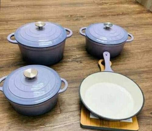 Cast iron cookware set