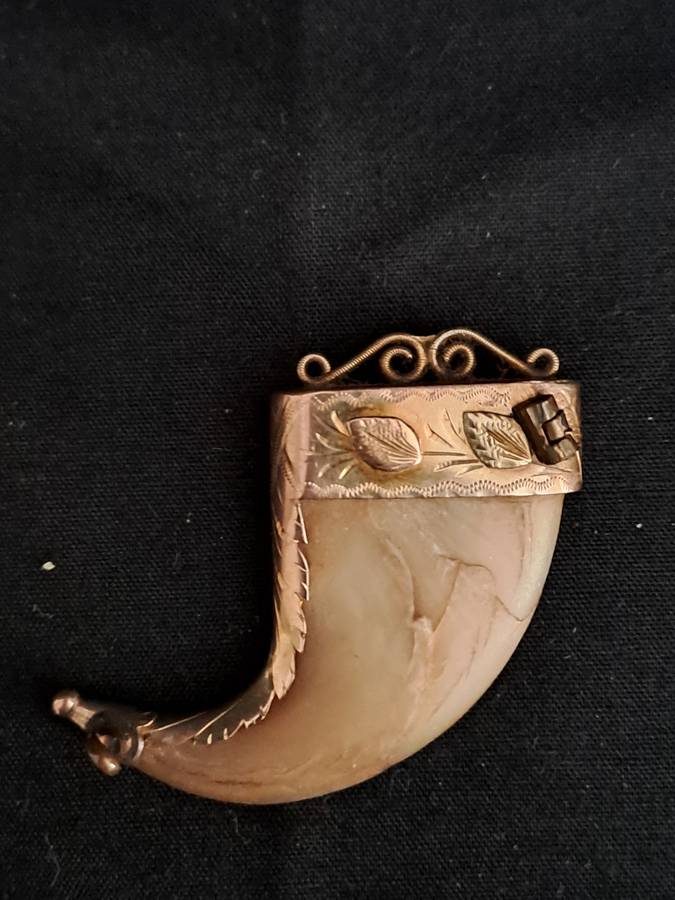 Vintage Horn Shaped Brooch
