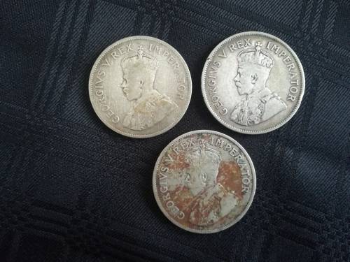 9 x 2.5 Shillings... 1924, 26, 27, 28, 29, 30, 32, 33, 34... As a lot.. Check condition
