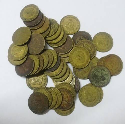 50 x South Africa 1/2c (1961-1964)... As a lot