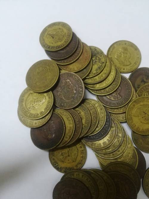 50 x South Africa 1/2c (1961-1964)... As a lot