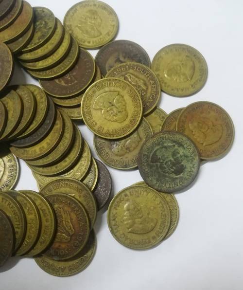 50 x South Africa 1/2c (1961-1964)... As a lot