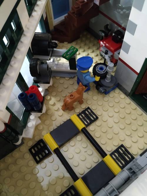 Lepin Corner Garage - Set 15042