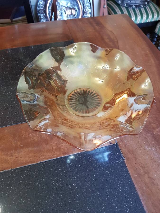 Beautiful Vintage Amber Carnival Glass Bowl