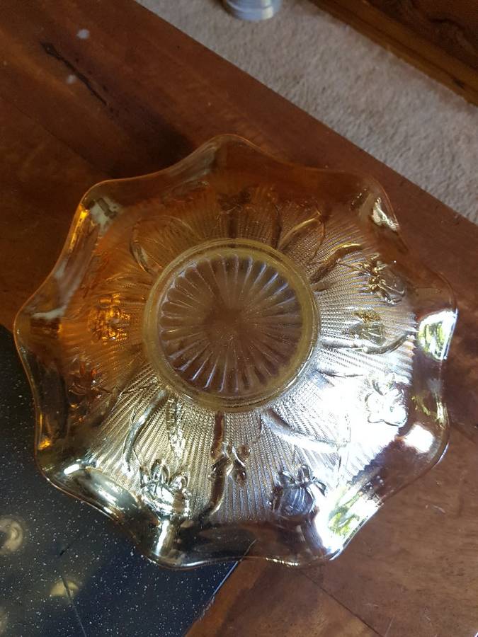 Beautiful Vintage Amber Carnival Glass Bowl
