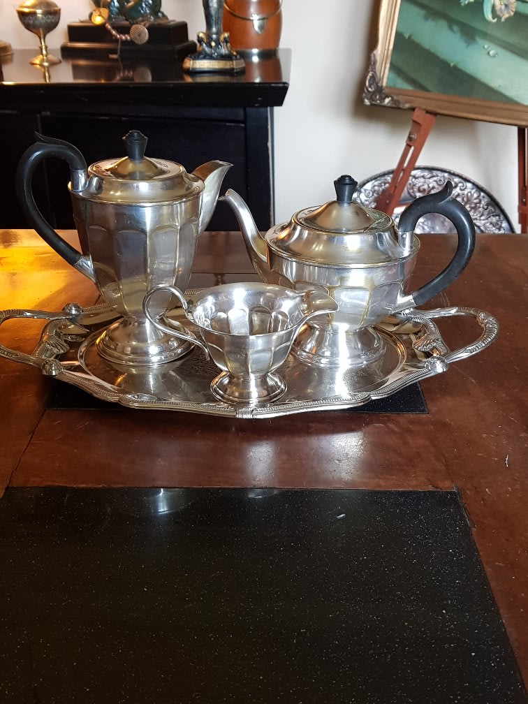 Vintage Viners of Sheffield Silver Plated Tea and Coffee. Marked