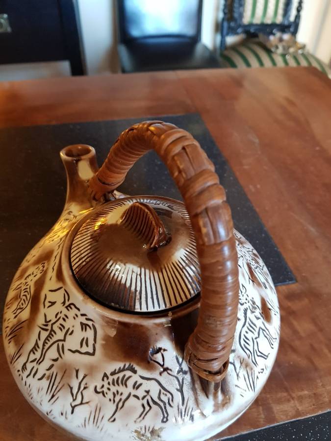 Beautiful Kruger Park African Theme Cresentware  Tea Pot