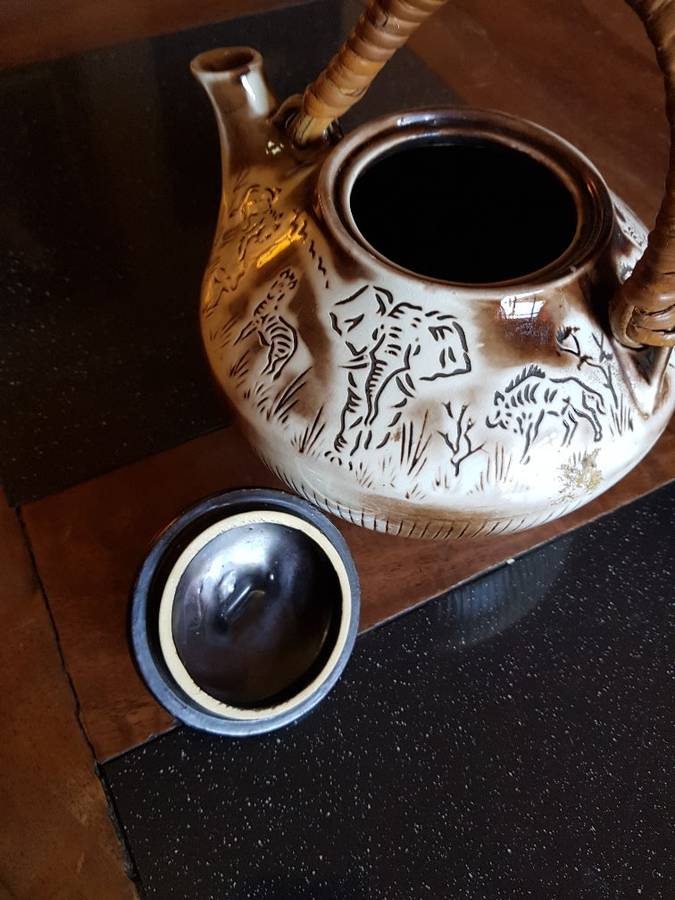 Beautiful Kruger Park African Theme Cresentware  Tea Pot