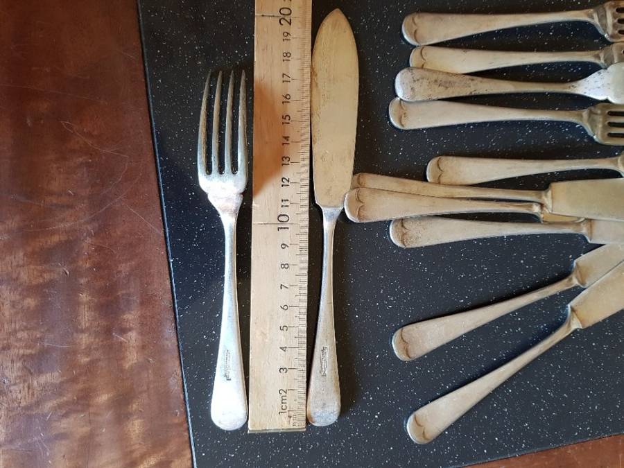Beautiful Vintage Yeomans Silver Plated Fish Knives and Forks. Marked