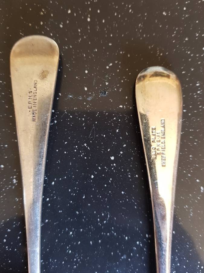 Beautiful Vintage Silver Plated Cake Lifters. Marked