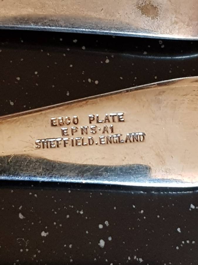 Beautiful Vintage Silver Plated Cake Lifters. Marked