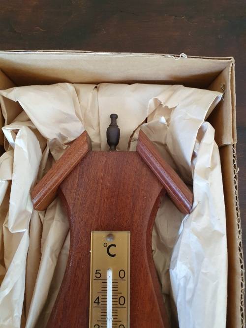 FREE SHIPPING!!!  Beautiful Mahagony Wood Barostar Hygrometer, Thermomoter and Barometer.