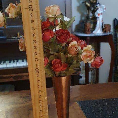 *Stunning Copper Vase With Synthetic Flower arrangement.*