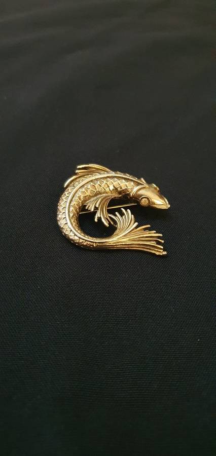 Absolutely Stunning Vintage Brooch
