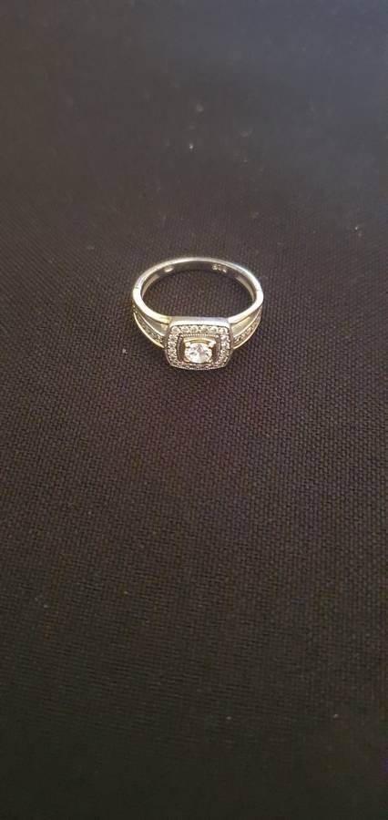 Stunning Ladies 925 Ring