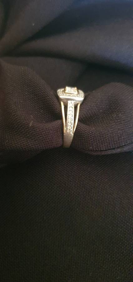 Stunning Ladies 925 Ring