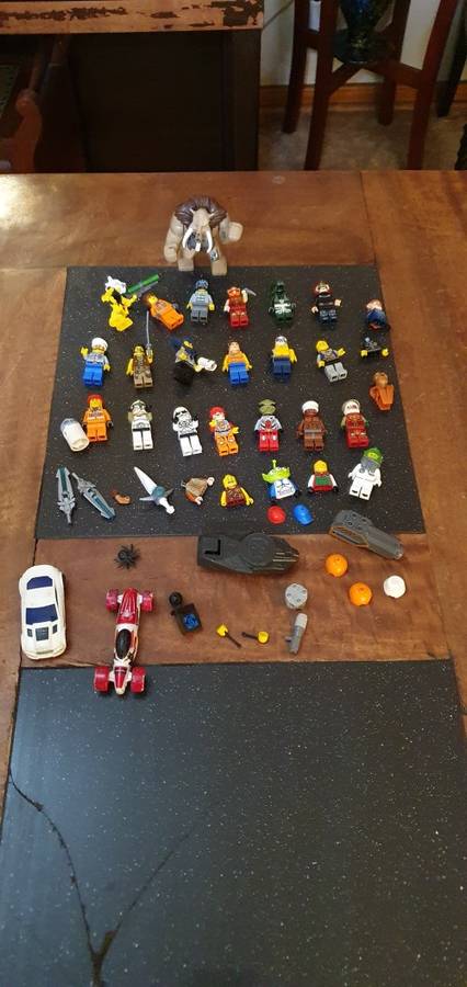 A Lot of Collectable LEGO People Plus a few Extras