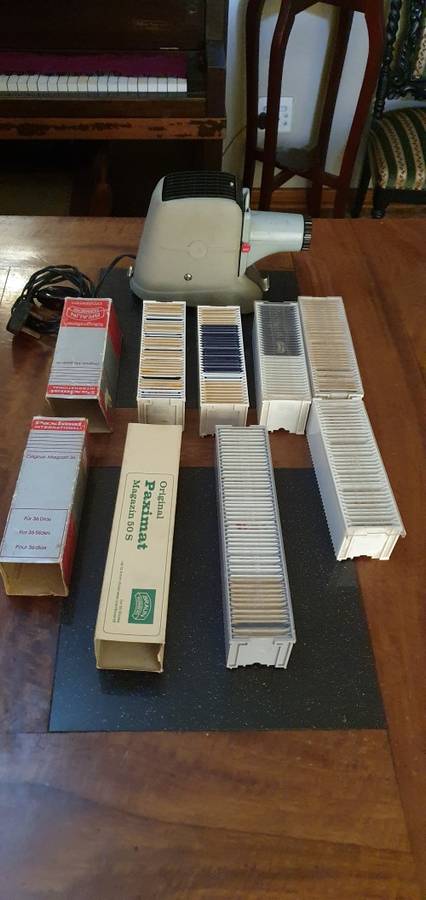 Vintage Slide Projector plus Slides
