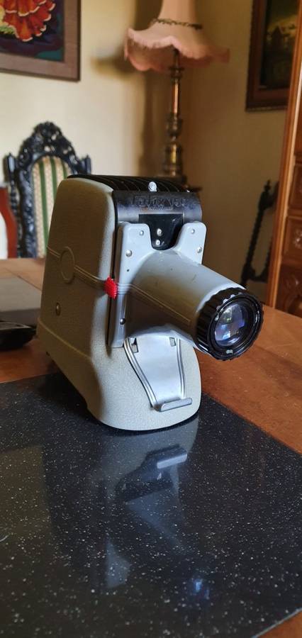 Vintage Slide Projector plus Slides