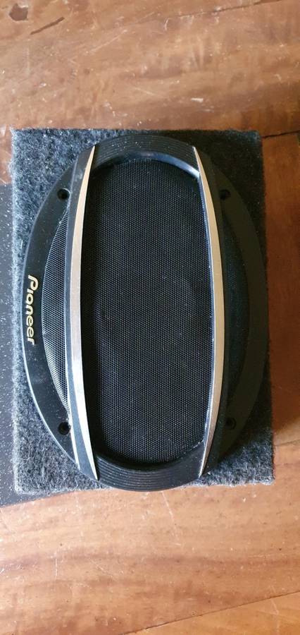 Two 6 X 9 Spaekr Boxes